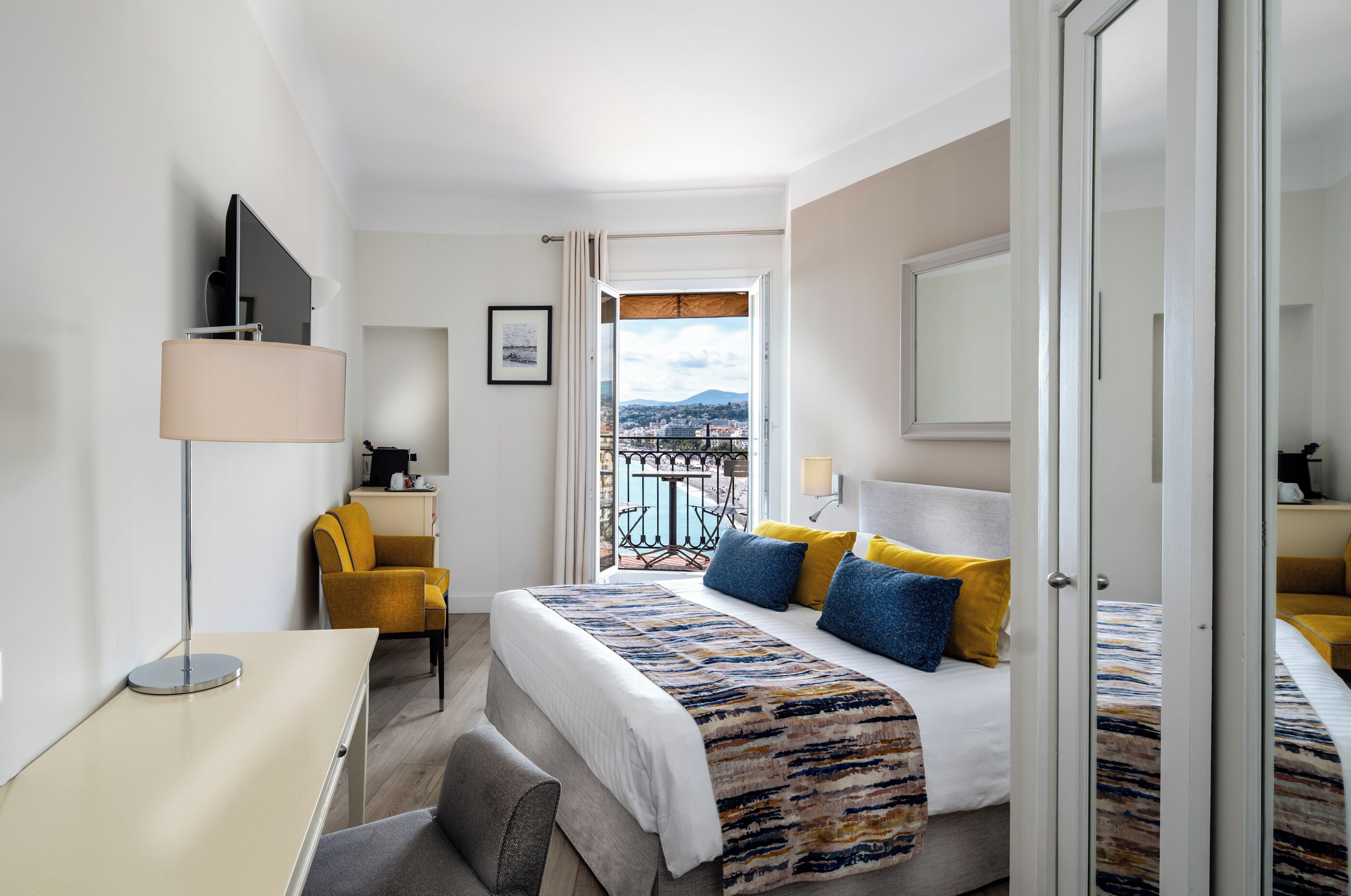 room, balcony, sea view (privilege) | 1 bedroom, select comfort beds, minibar, in-room safe