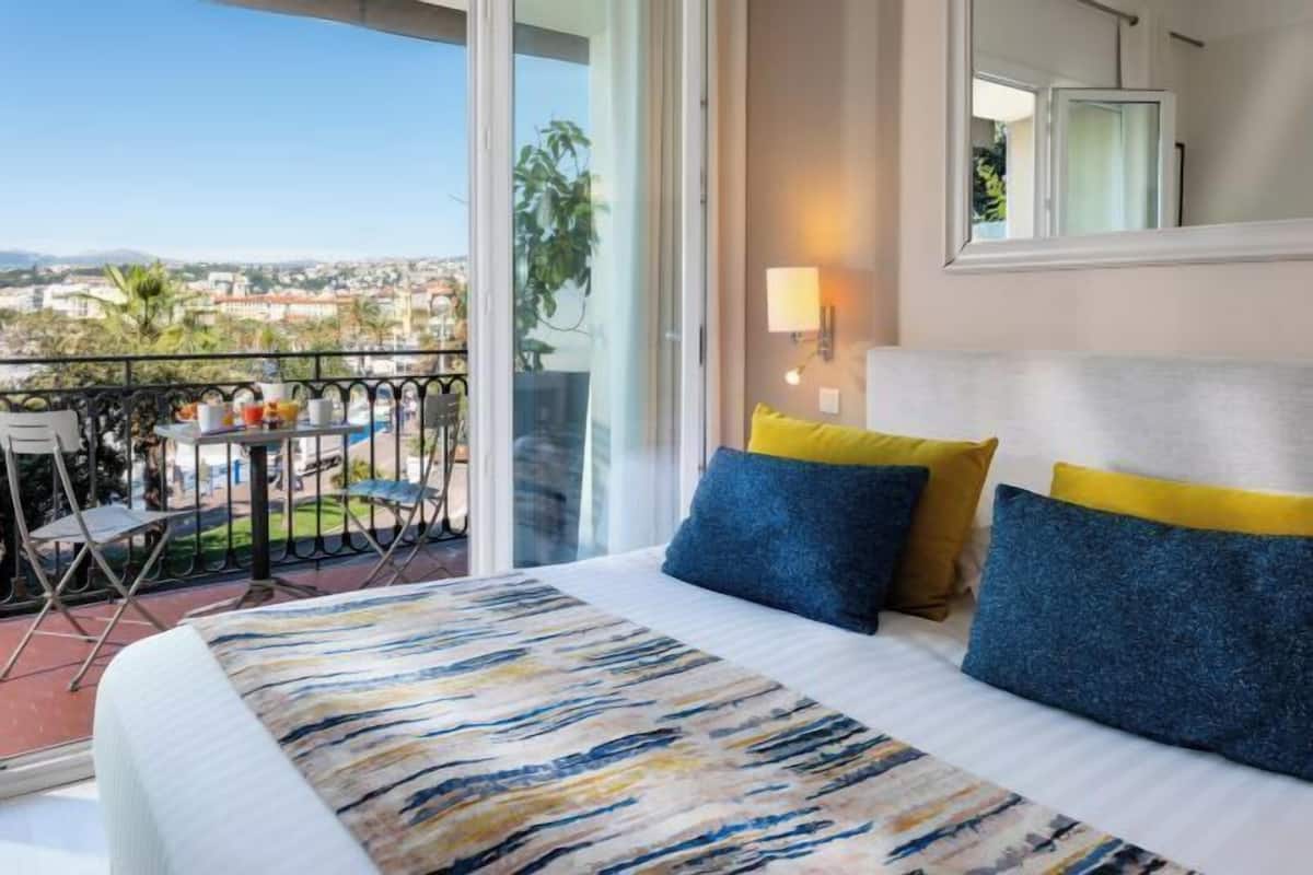 1 bedroom, Select Comfort beds, minibar, in-room safe