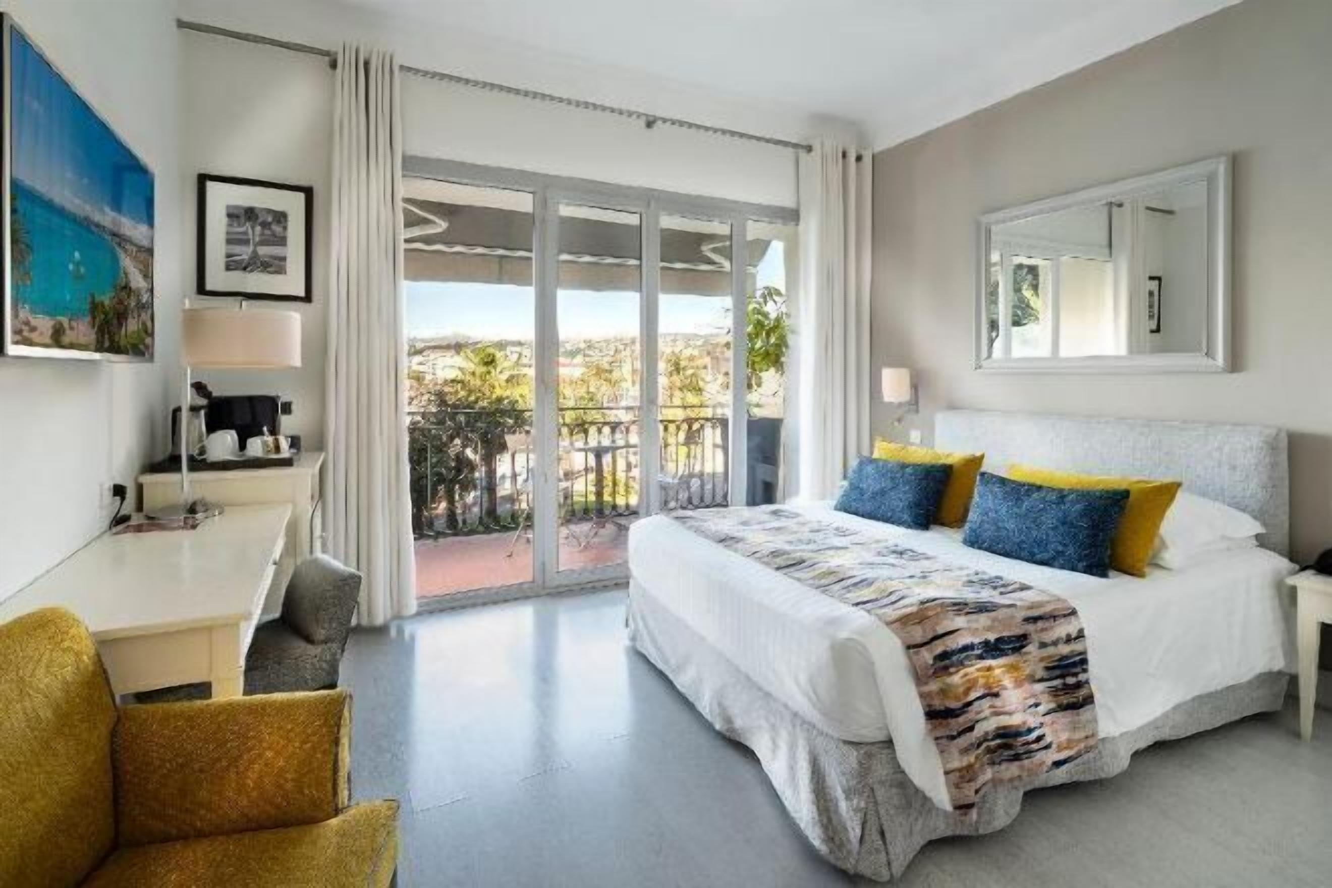 1 soverom, senger med Select Comfort-madrass, minibar og safe på rommet