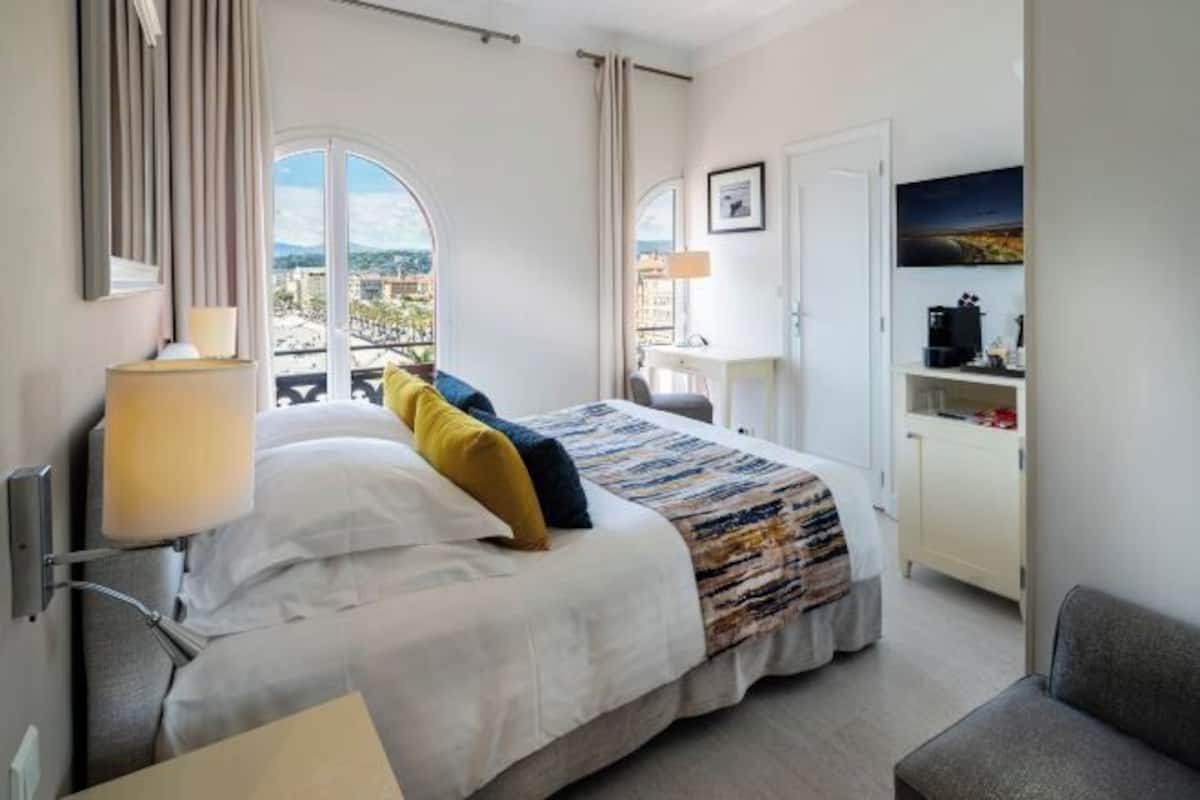 1 bedroom, Select Comfort beds, minibar, in-room safe