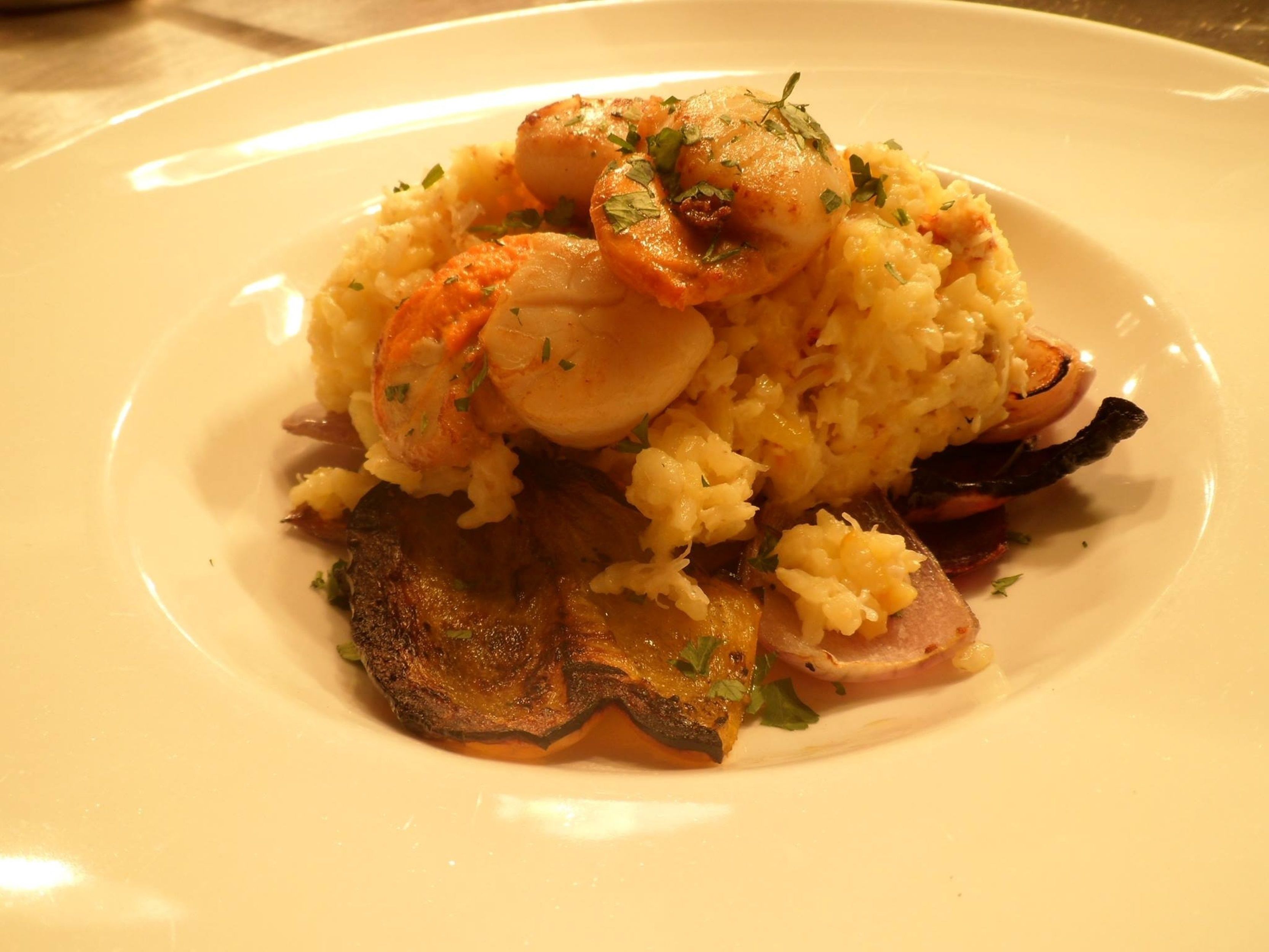 breakfast, lunch, dinner served; international cuisine