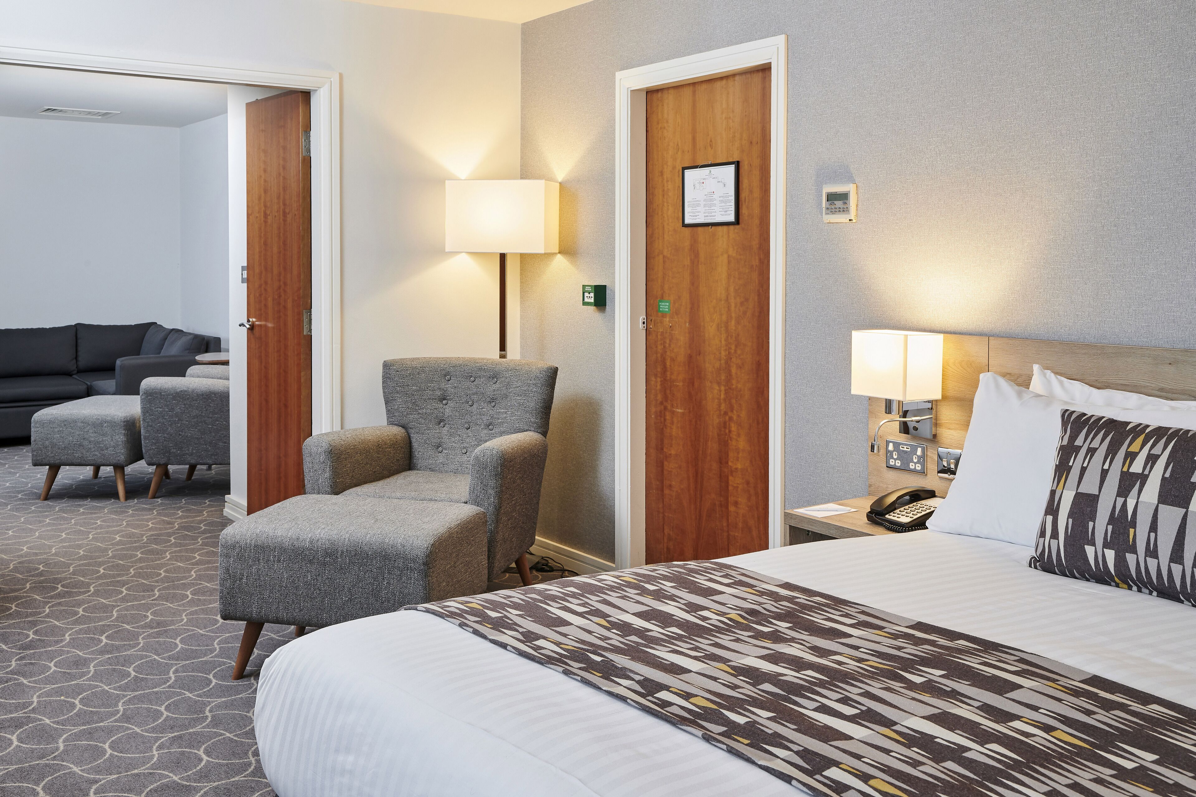 suite, 1 king bed | hypo-allergenic bedding, desk, iron/ironing board, free cots/infant beds