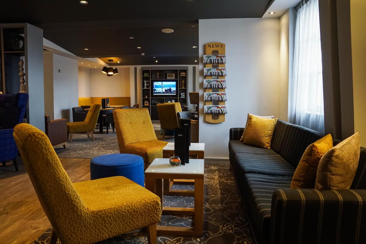 breakfast, lunch and dinner served