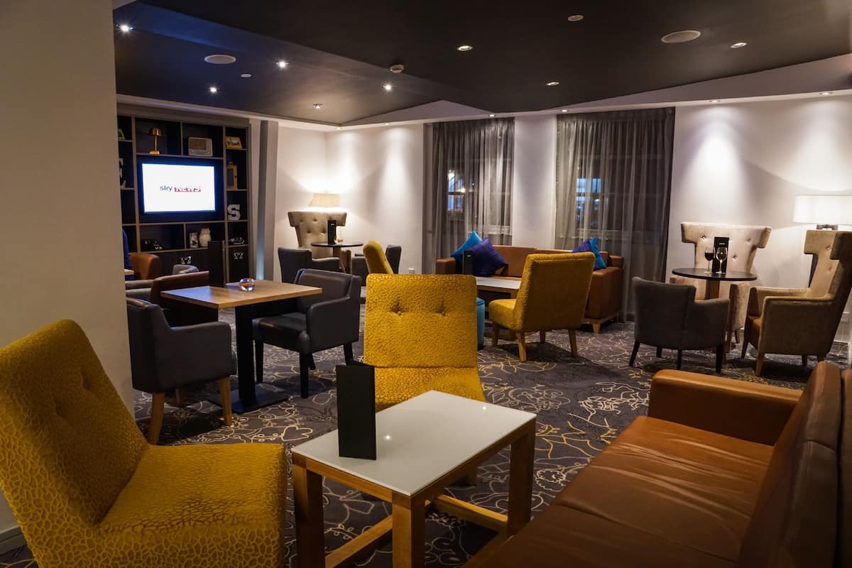 breakfast, lunch and dinner served