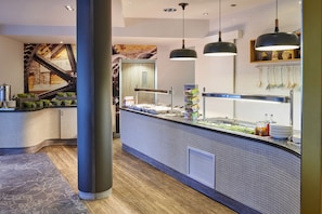 Buffet déjeuner (14.95 GBP par personne)