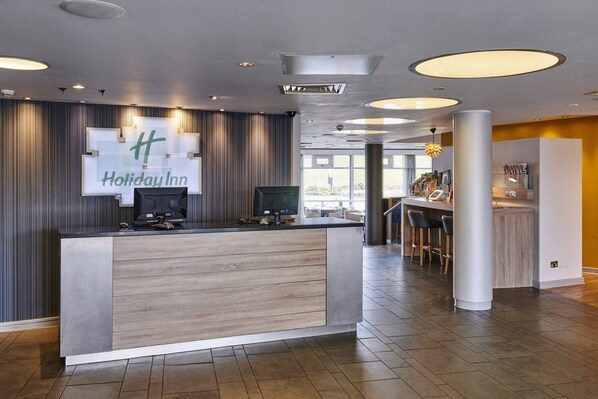 Reception - Holiday Inn Ellesmere Port by IHG (Ellesmere Port)