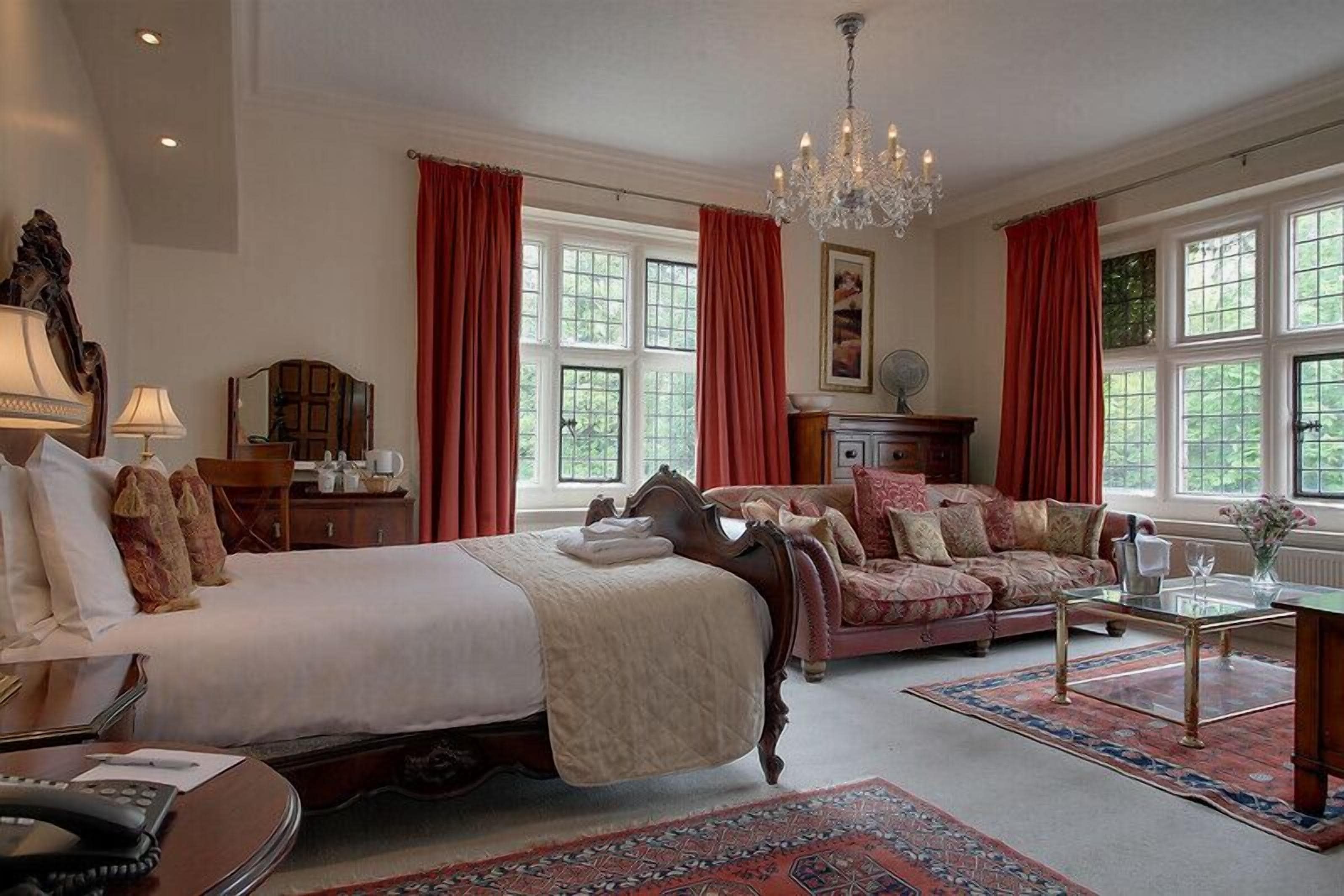 Executive Room, 1 Double Bed, Non Smoking | In-room safe, desk, iron/ironing board, rollaway beds