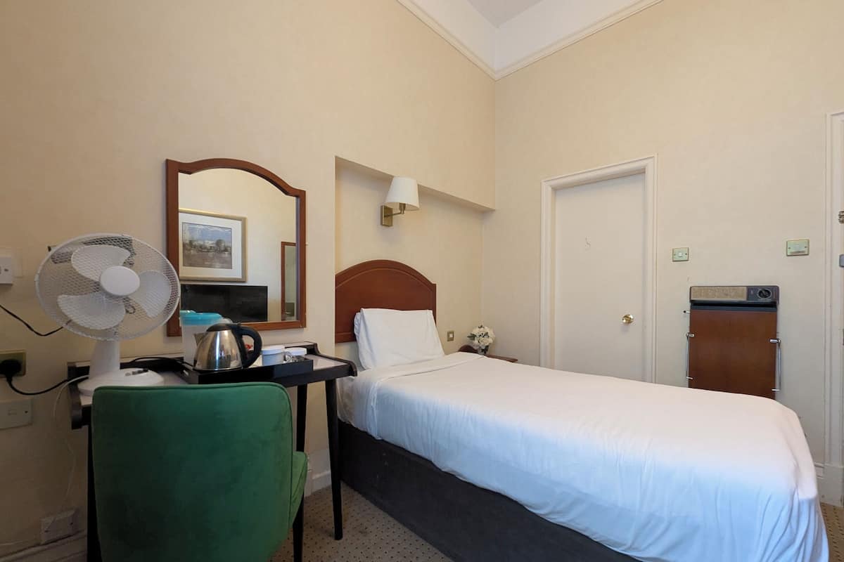 Standard Room, 1 Twin Bed | Egyptian cotton sheets, Select Comfort beds, desk, soundproofing