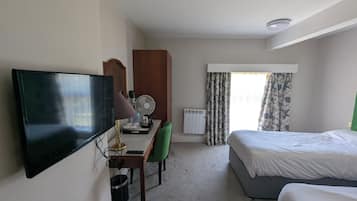 Egyptian cotton sheets, Select Comfort beds, desk, soundproofing