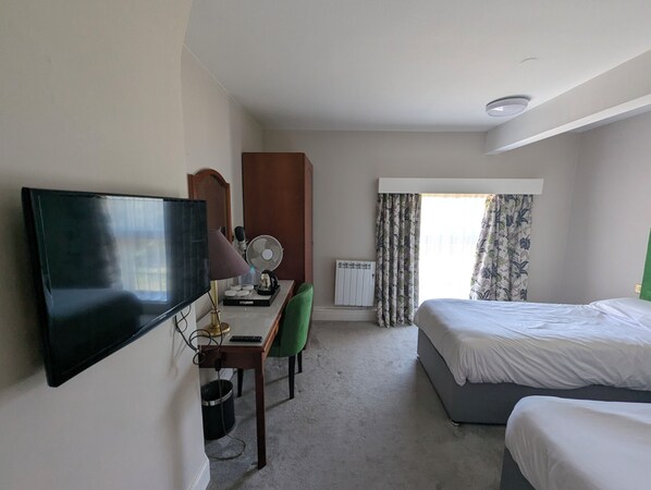 Egyptian cotton sheets, Select Comfort beds, desk, soundproofing