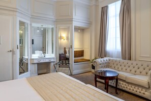 Standard Double or Twin Room | Individually decorated, individually furnished, desk, iron/ironing board - Britannia Adelphi Hotel (Liverpool)