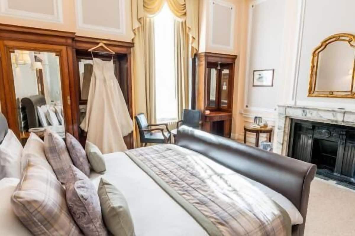 Individually decorated, individually furnished, desk, iron/ironing board