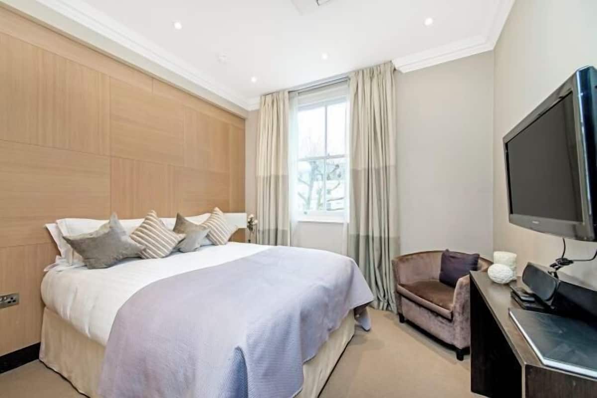 1 quarto, roupas de cama premium, cofres nos quartos, escrivaninha