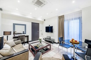 Standard Apartment, 1 Bedroom (Lower Ground Floor) | Salle de séjour