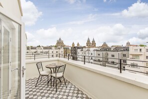 Balcony - 130 Queen's Gate Apartments (London)
