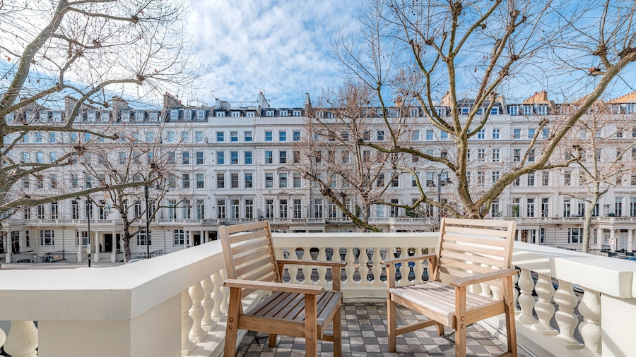 130 Queen's Gate Apartments