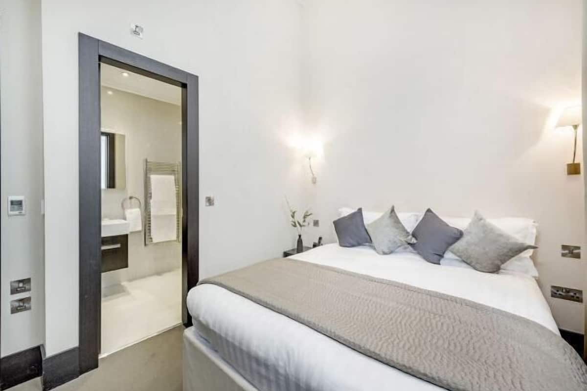 1 quarto, roupas de cama premium, cofres nos quartos, escrivaninha