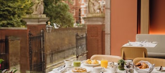Royal Garden Hotel