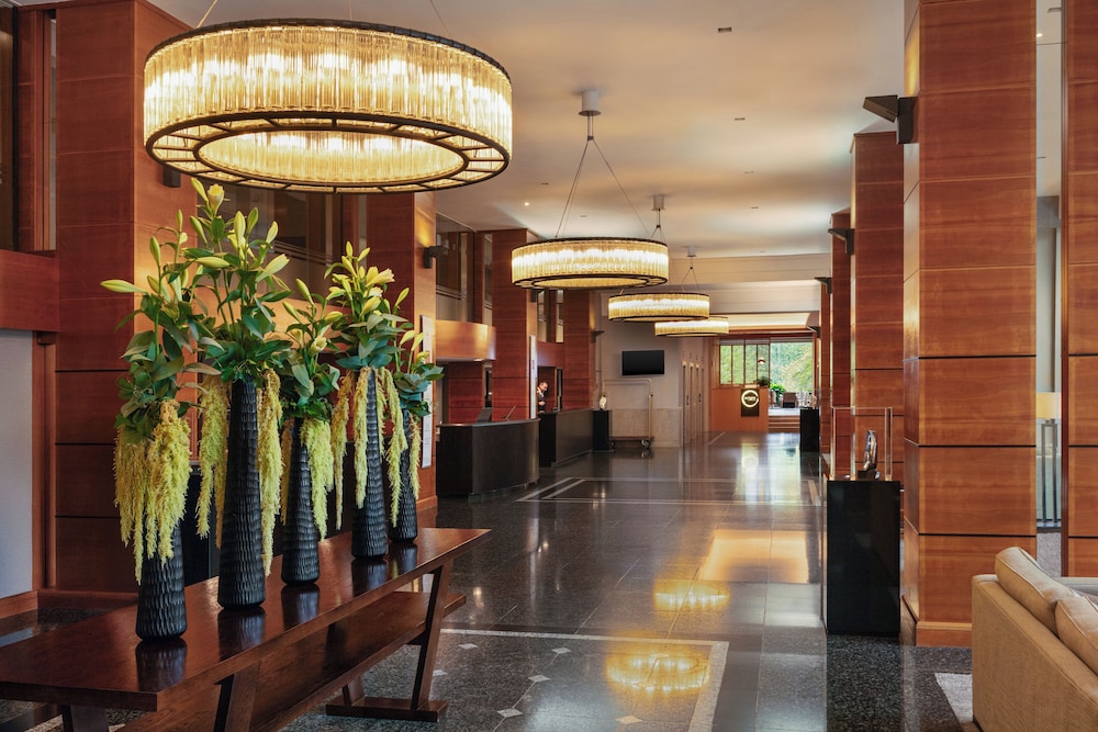 Royal Garden Hotel by null