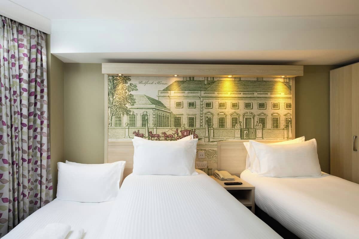 Twin Room with extra Bed