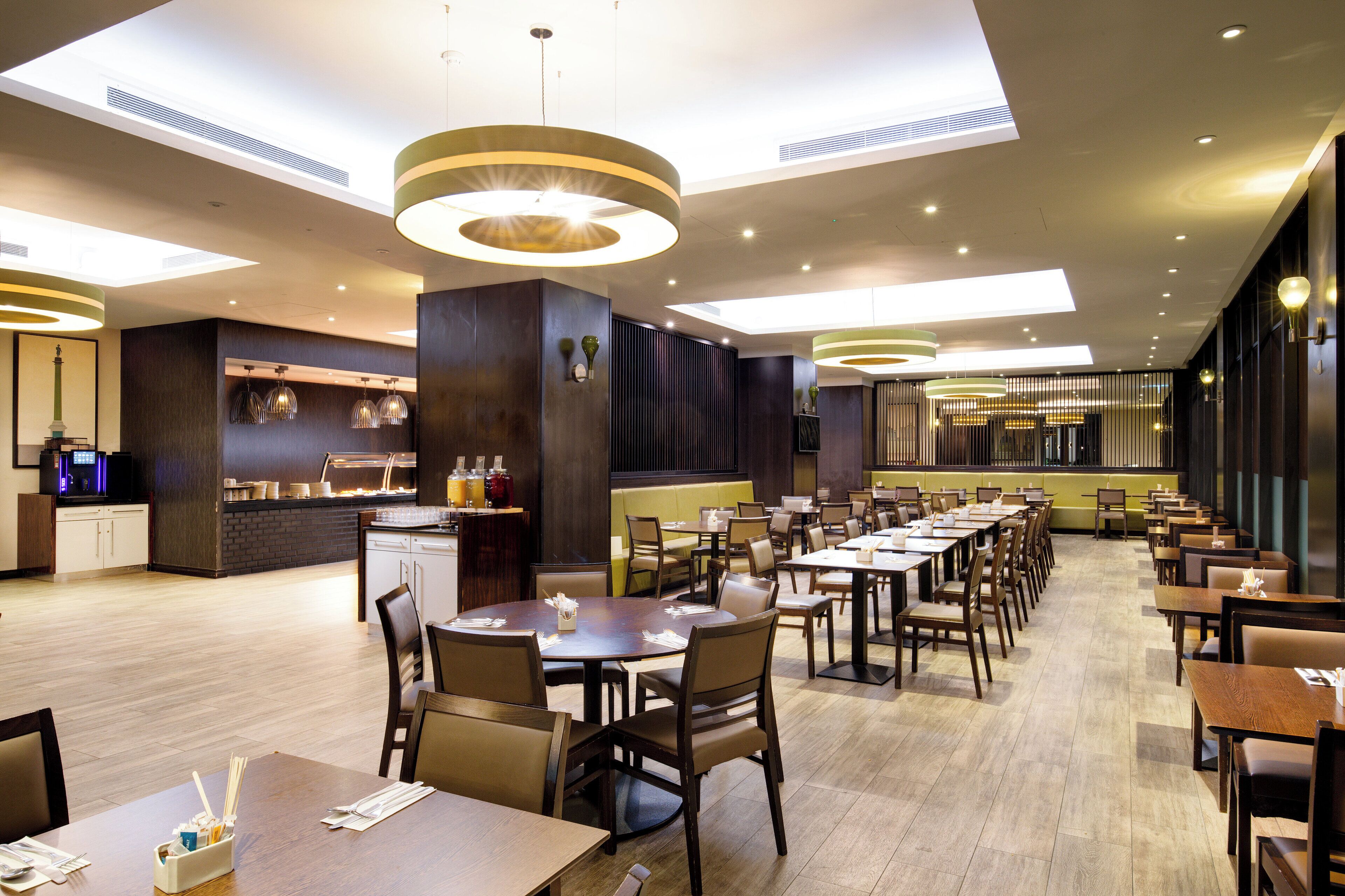 Daily English breakfast (GBP 17.50 per person)