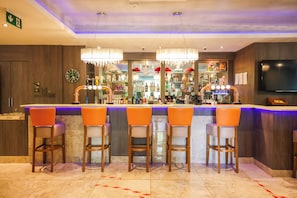 Bar (on property) - OYO Tong Park Hotel (Bradford)