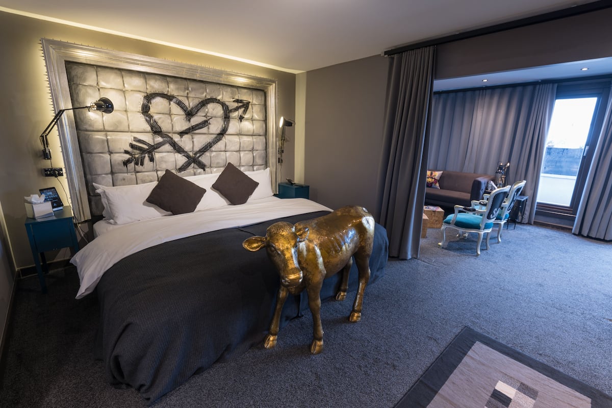 Jimmy Martin Penthouse | Egyptian cotton sheets, premium bedding, in-room safe, desk