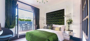 1 bedroom, Egyptian cotton sheets, premium bedding, in-room safe