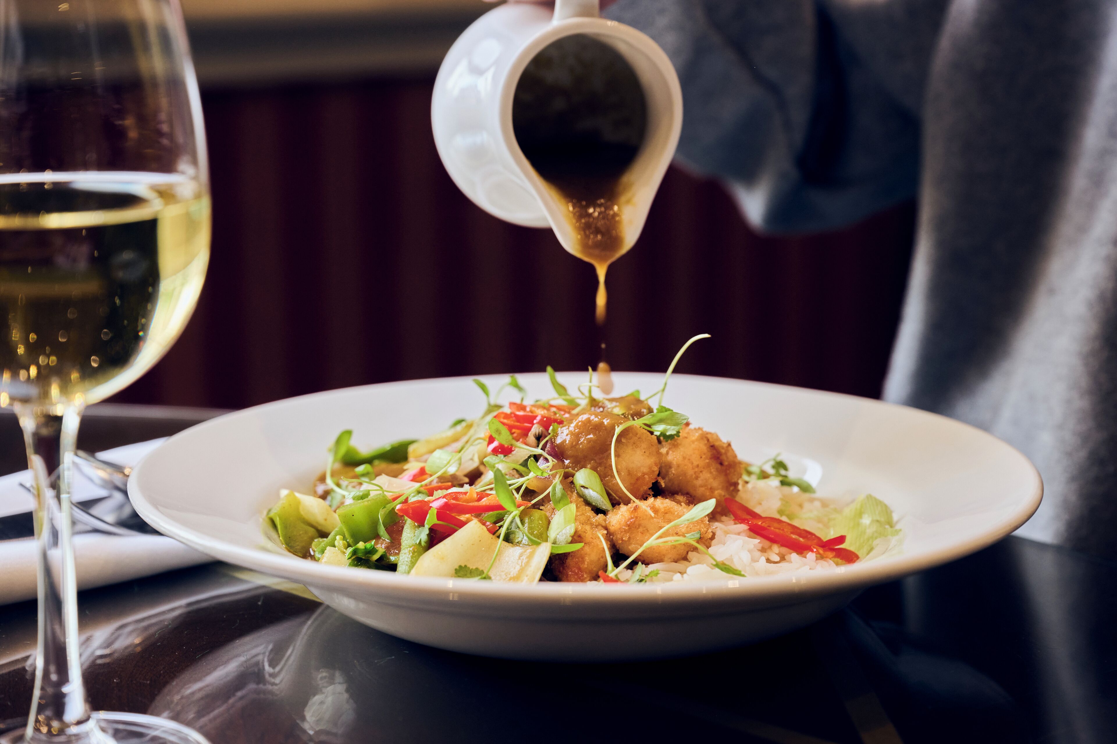 breakfast, lunch, dinner served; british cuisine