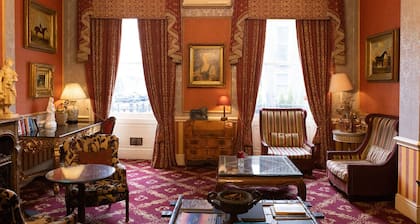 The Leonard Hotel
