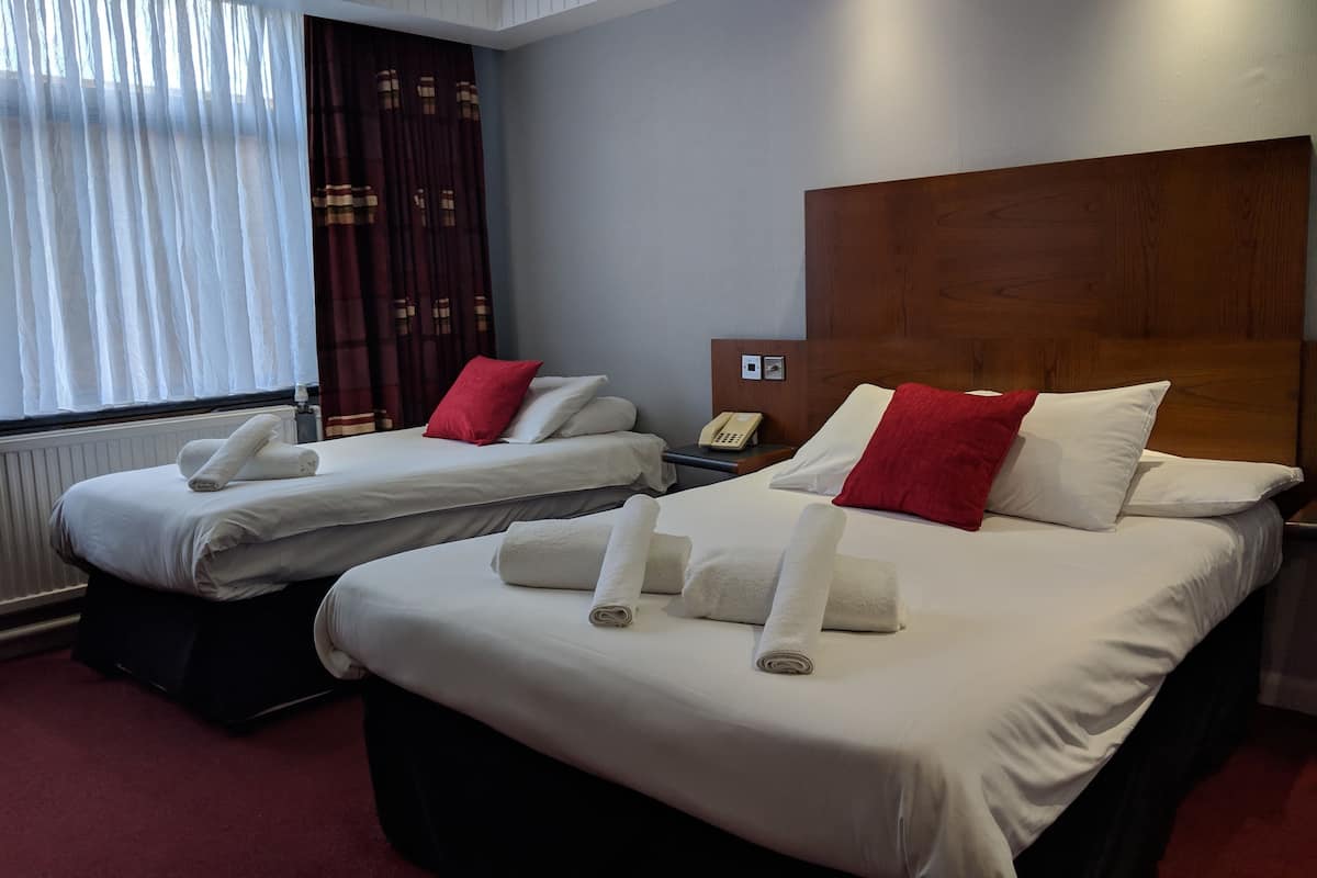 In-room safe, desk, iron/ironing board, free WiFi