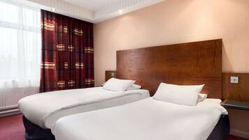 Room, 2 Twin Beds | View from room