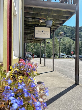 Exterior. Holland America Skagway Inn