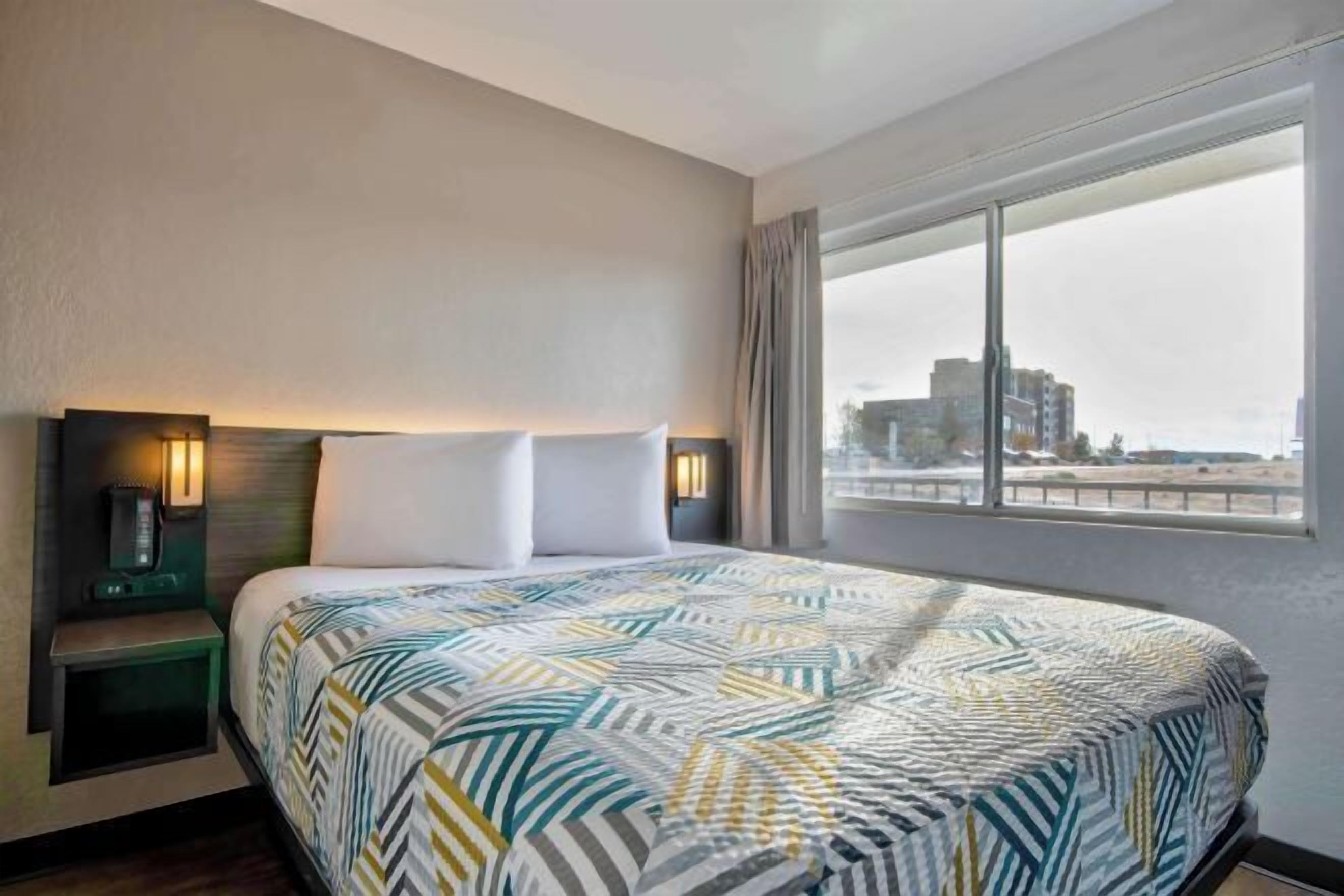 Accès au Wi-Fi (inclus), literie fournie