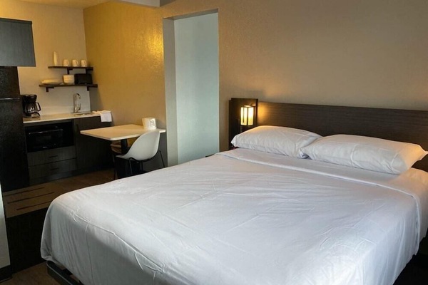 WiFi (free), bed sheets