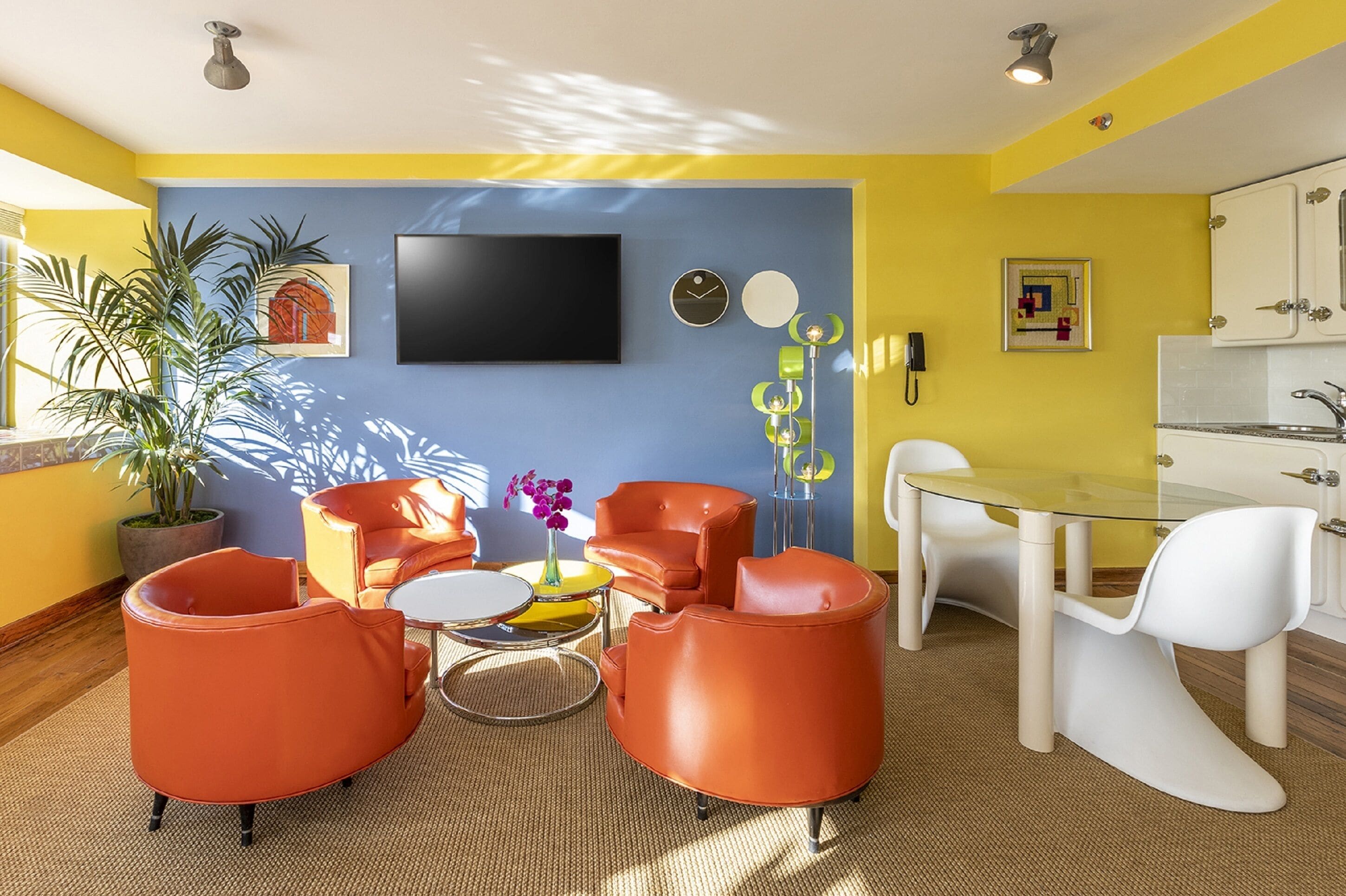 Photo - Pelican Hotel