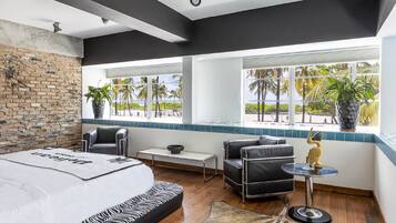 Egyptian cotton sheets, premium bedding, minibar, in-room safe