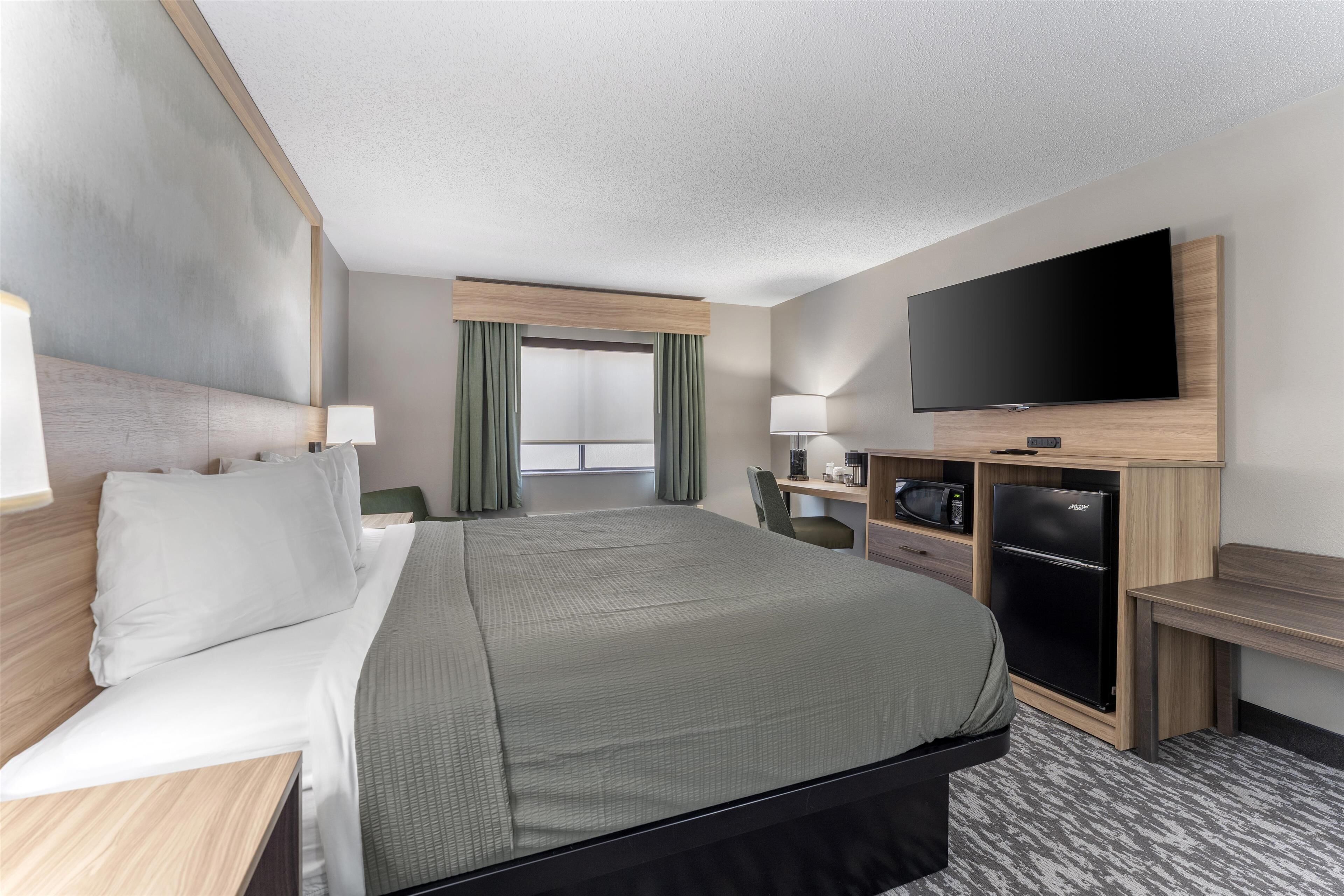 1 bedroom, in-room safe, desk, laptop workspace