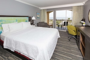 In-room safe, desk, blackout curtains, iron/ironing board - Hampton Inn St. Augustine Beach (St. Augustine)