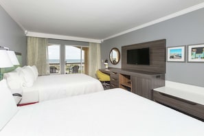 Zimmer, 2 Queen-Betten, Nichtraucher (Beach Side) | Zimmersafe, Schreibtisch, Verdunkelungsvorhänge, Bügeleisen/Bügelbrett
