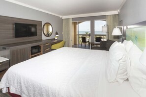 Deluxe Room, 1 King Bed | In-room safe, desk, blackout drapes, iron/ironing board - Hampton Inn St. Augustine Beach (St. Augustine)