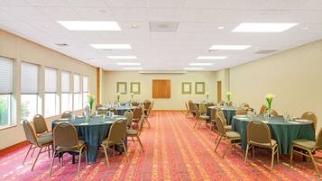 Free daily on-the-go breakfast