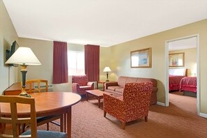 Suite Standard, 2 lits doubles, non-fumeur (One-Bedroom) | Coffre-fort, fer et planche à repasser, lit de bébé (gratuit)