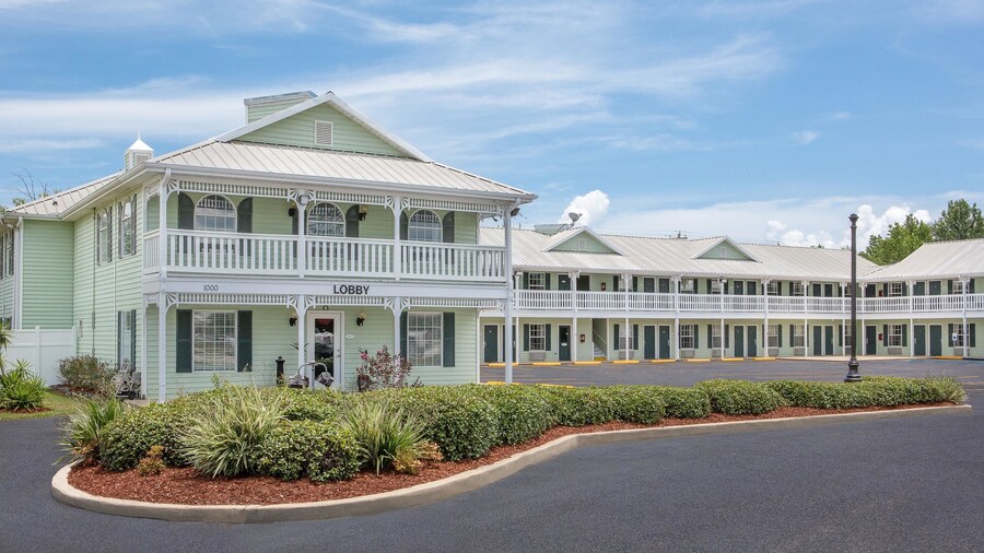 Super 8 by Wyndham Bay St. Louis