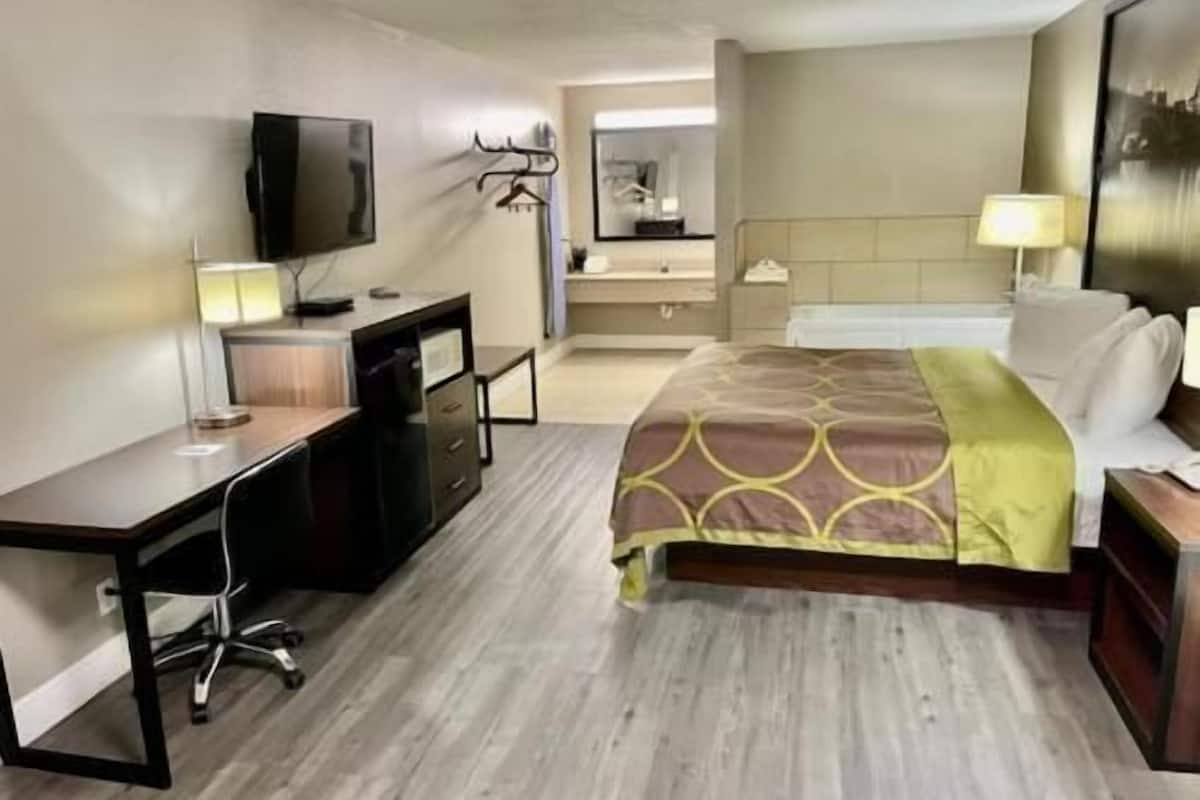 Zimmersafe, Schreibtisch, kostenlose Babybetten