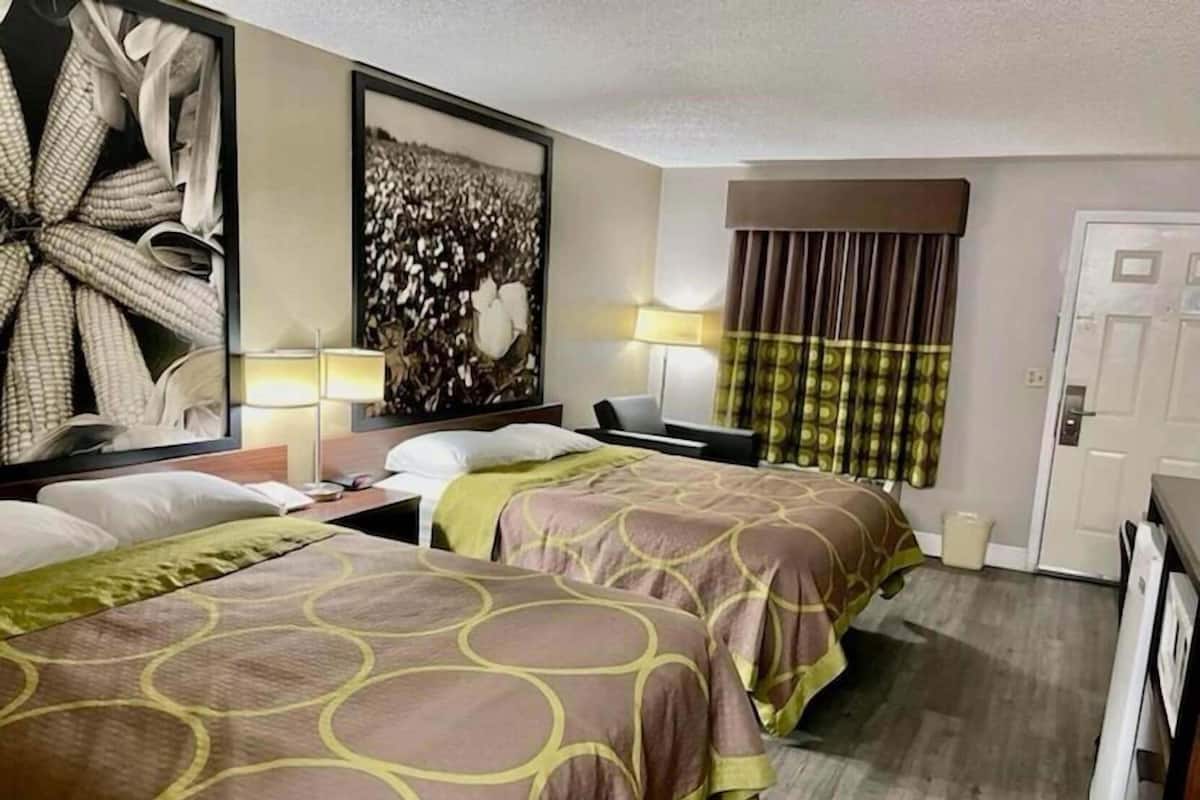 Zimmersafe, Schreibtisch, kostenlose Babybetten