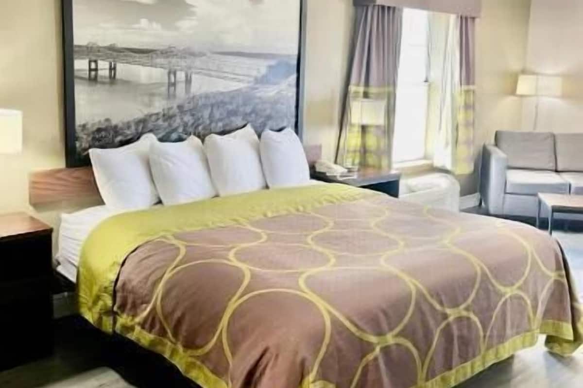 Zimmersafe, Schreibtisch, kostenlose Babybetten