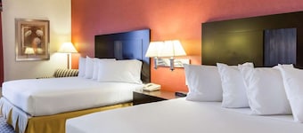 Quality Inn & Suites Oakwood Village - Cleveland South
