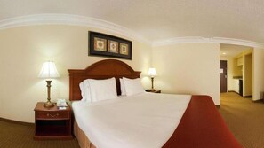 Desk, iron/ironing board, free WiFi, bed sheets - Holiday Inn Express Ringgold by IHG (Ringgold)