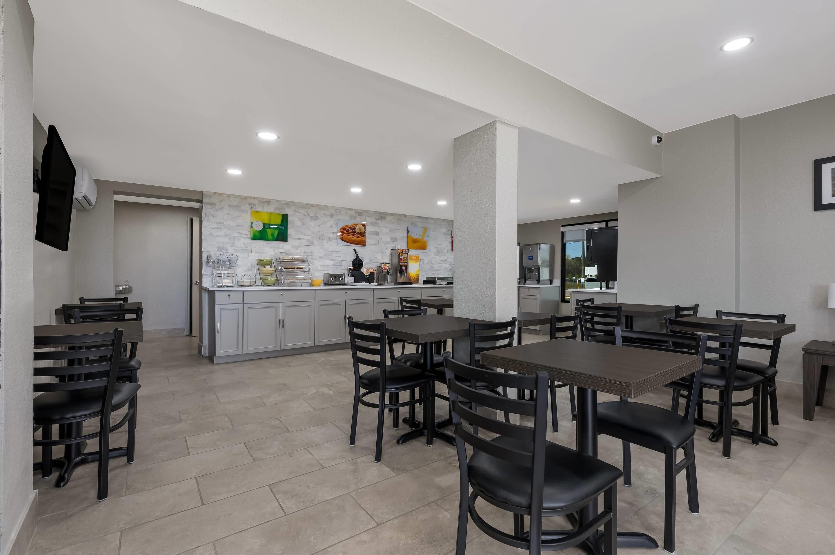 Desayuno continental gratuito y diario